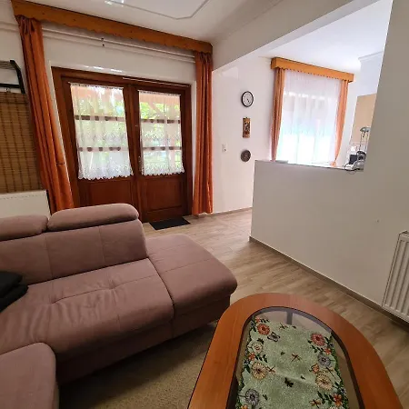 Kriszta アパート